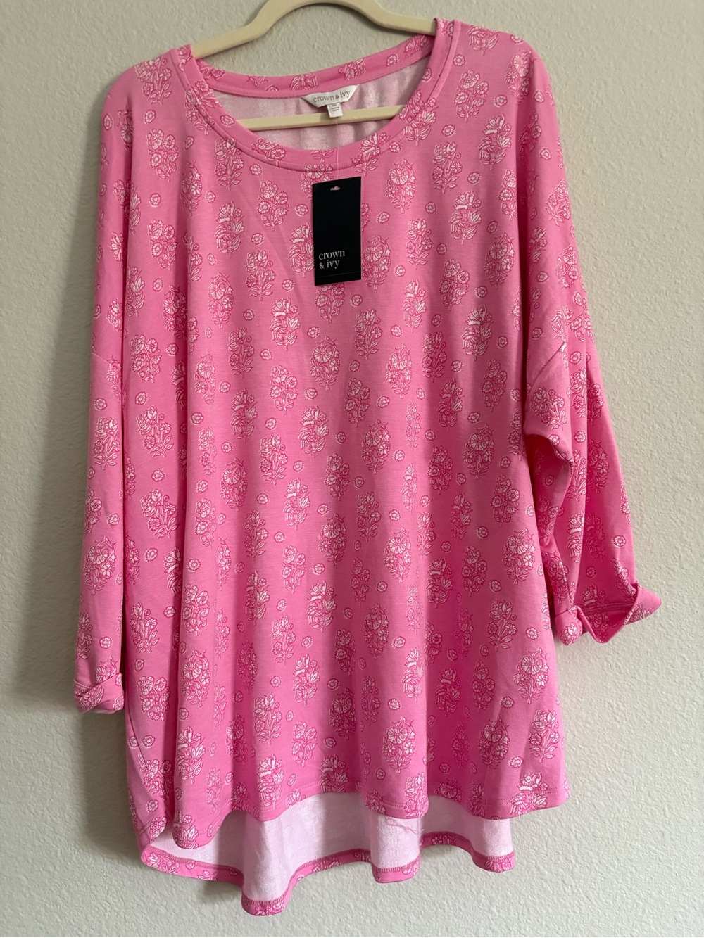 NWT Crown & Ivy Pink Floral 3/4 Sleeve
Drop Shoulder Top Plus Size 3X
